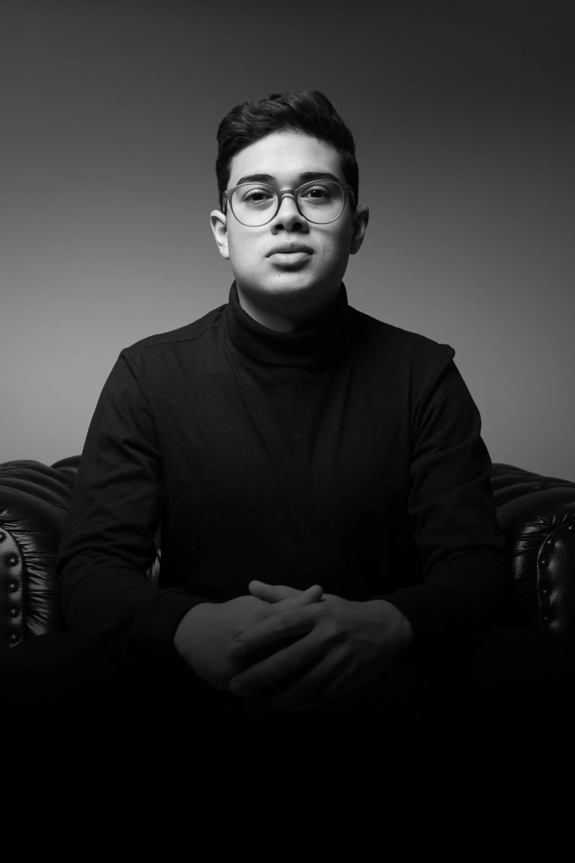 Retrato em preto e branco de Thalisson Rodrigues